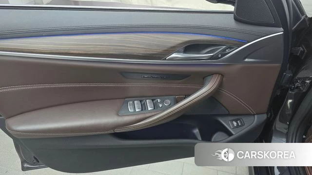 BMW 5 Series (G30) id 4196664 из Кореи 16