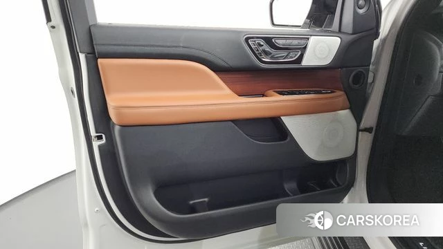 Lincoln Navigator 4th generation id 4344490 из Кореи 16