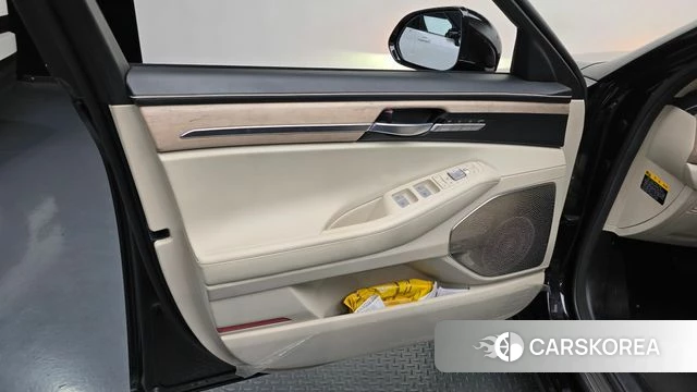 Genesis G90 id 4632418 из Кореи 16
