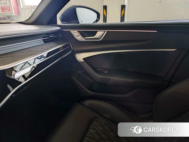 Audi A6L id 4307686 из Китая 16