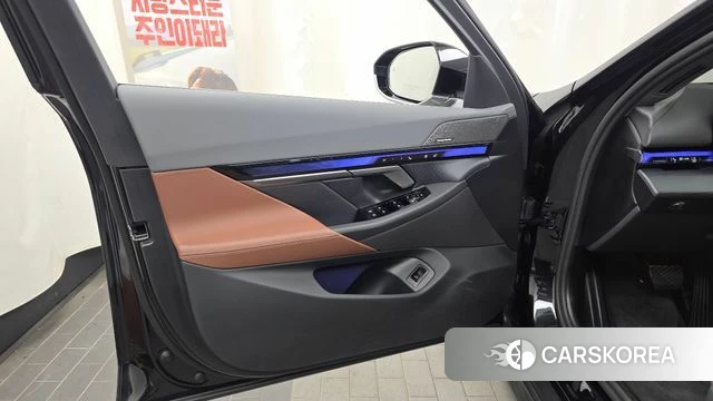 BMW 5 Series (G60) id 4681459 из Кореи 16