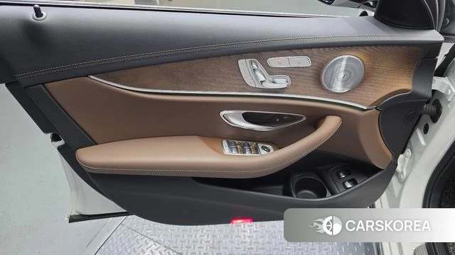 Mercedes-Benz E-Class W213 id 4304030 из Кореи 16