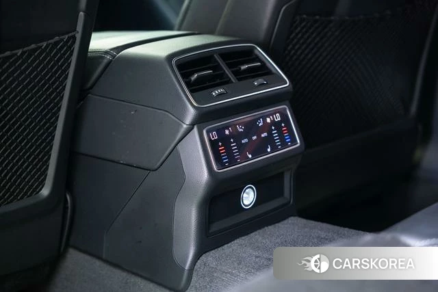 Audi A6L id 4272500 из Китая 16