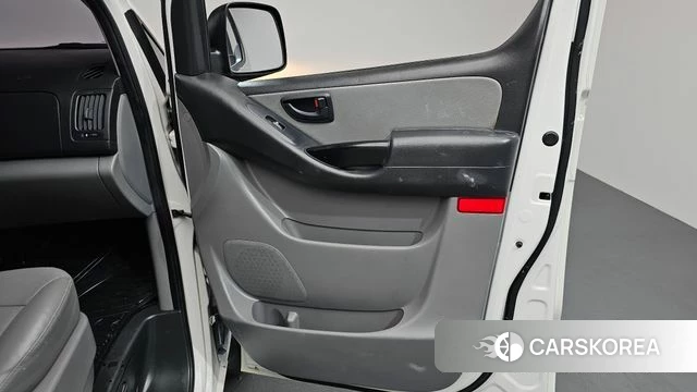 Hyundai The New Grand Starex id 4188198 из Кореи 16