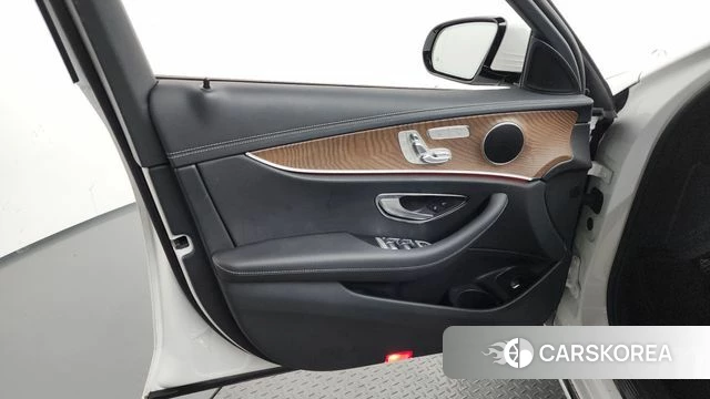 Mercedes-Benz E-Class W213 id 4414594 из Кореи 16
