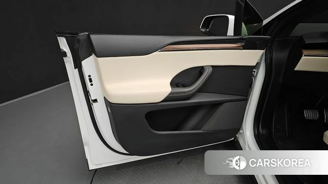 Tesla Model X id 4560932 из Кореи 16
