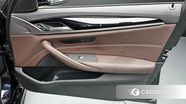 BMW 5 Series (G30) id 4556505 из Кореи 16