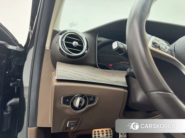 Mercedes-Benz E-class id 4275554 из Китая 16