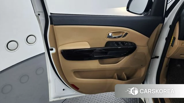 Kia All New Carnival id 4448346 из Кореи 16