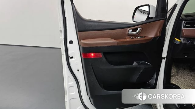 Hyundai The New Grand Starex id 4446515 из Кореи 16