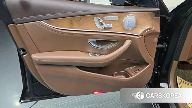 Mercedes-Benz E-Class W213 id 4633309 из Кореи 16