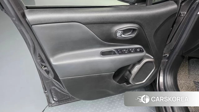 Jeep Renegade id 4741320 из Кореи 16