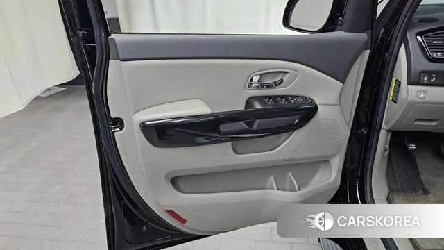 Kia All New Carnival id 4543621 из Кореи 16