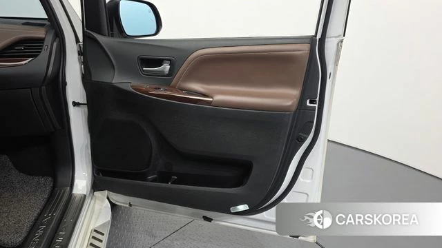 Toyota Sienna id 4765308 из Кореи 16