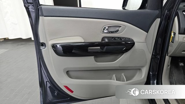 Kia The New Carnival id 4430236 из Кореи 16