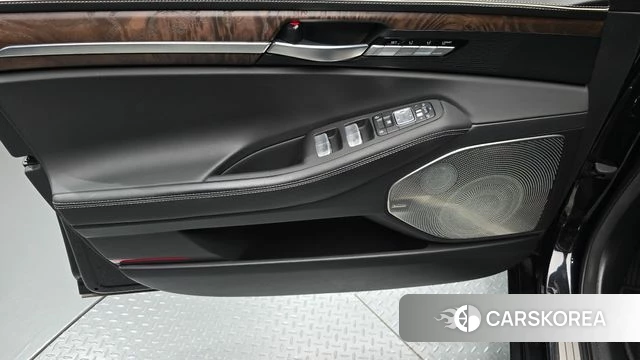 Genesis G90 id 4662539 из Кореи 16