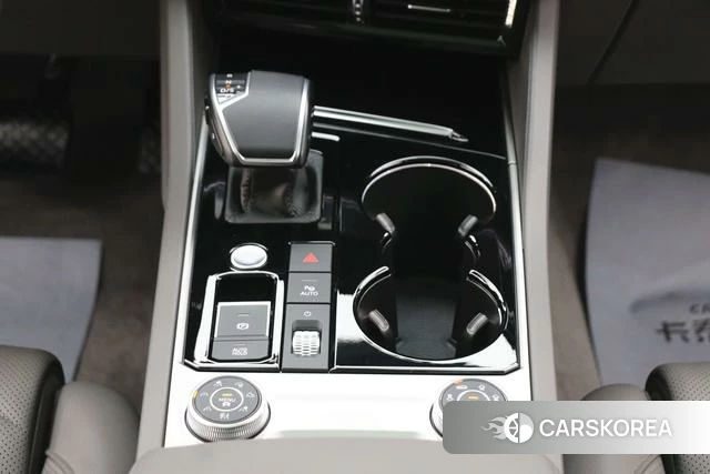 Volkswagen Touareg id 4261683 из Китая 16