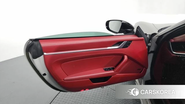Porsche 911(992) id 4243905 из Кореи 16