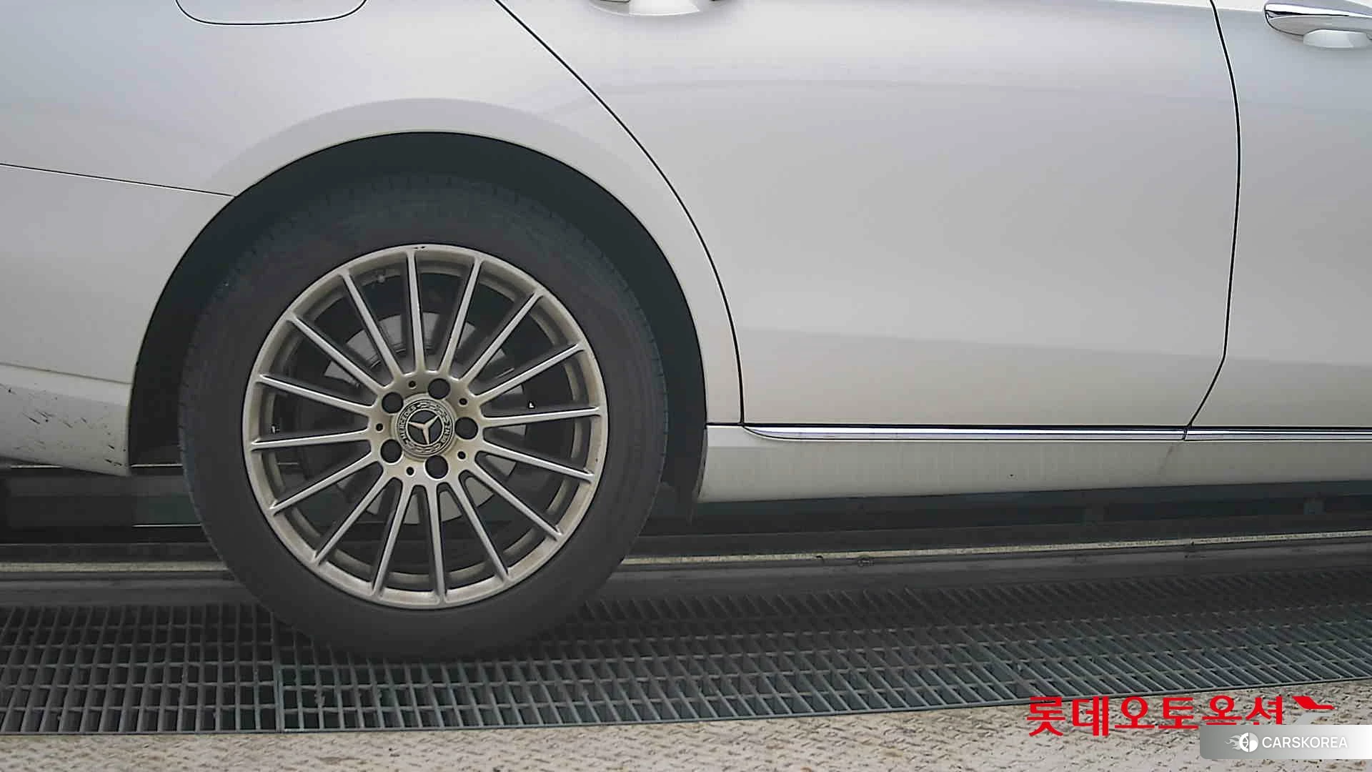 Mercedes-Benz Mercedes-Benz E250 id 4419045 из Кореи 16