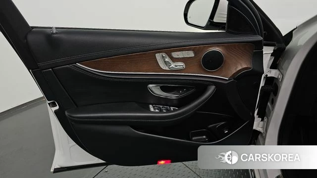 Mercedes-Benz E-Class W213 id 4759995 из Кореи 16