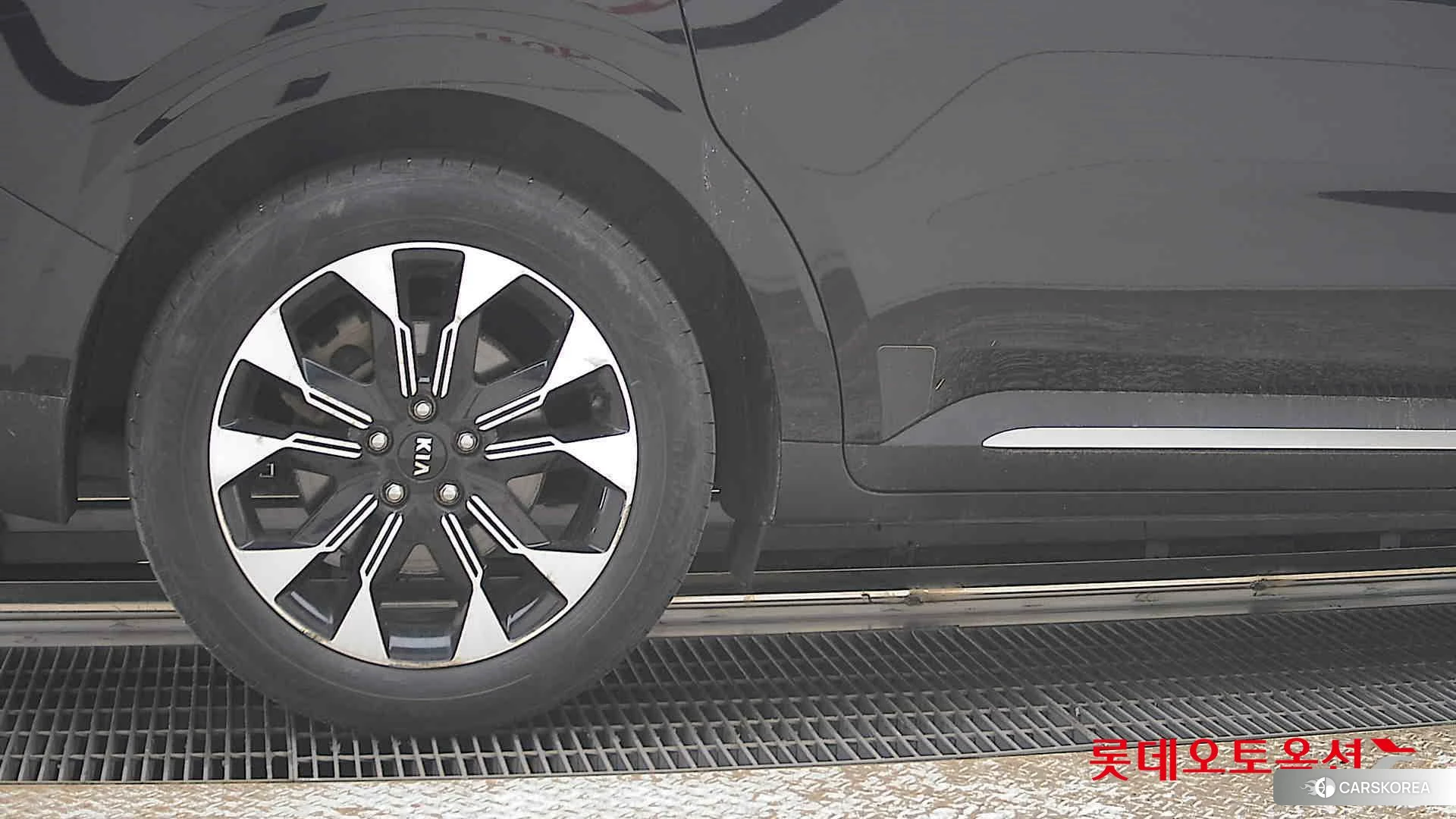 Kia Carnival id 3888374 из Кореи 16