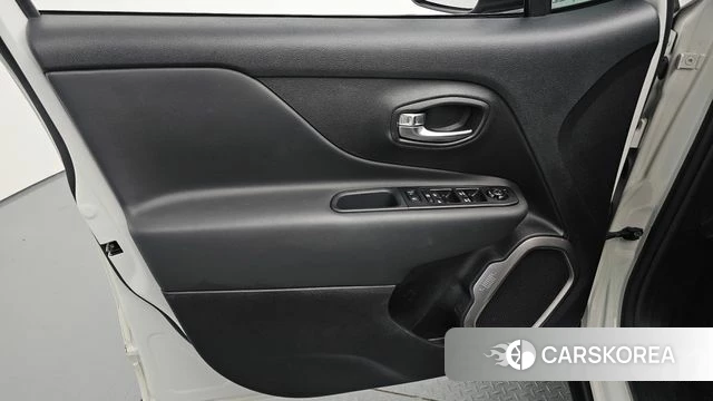 Jeep Renegade id 4880663 из Кореи 16