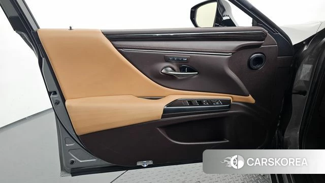 Lexus ES300h 7th generation id 4551656 из Кореи 16