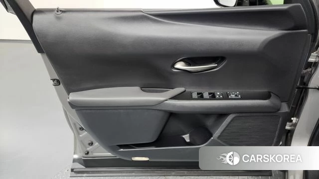 Lexus UX250h id 4508313 из Кореи 16