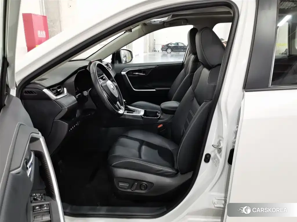 Toyota RAV4 id 4622516 из Китая 16