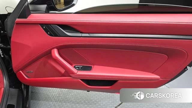 Porsche 911(992) id 4368850 из Кореи 16