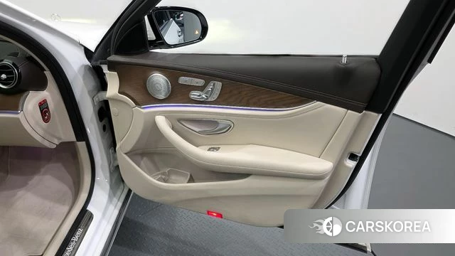 Mercedes-Benz E-Class W213 id 4339335 из Кореи 16