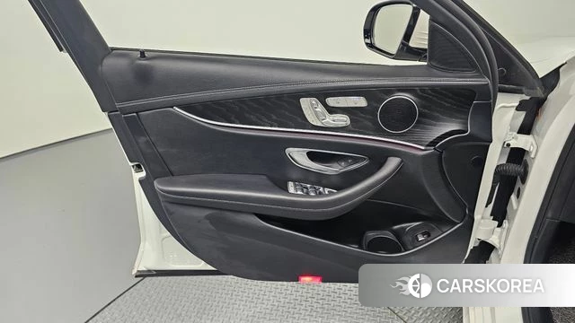 Mercedes-Benz E-Class W213 id 4579829 из Кореи 16