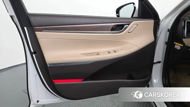 Hyundai Grandeur IG Hybrid id 4246180 из Кореи 16