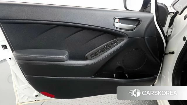 Kia The New K3 id 4295228 из Кореи 16