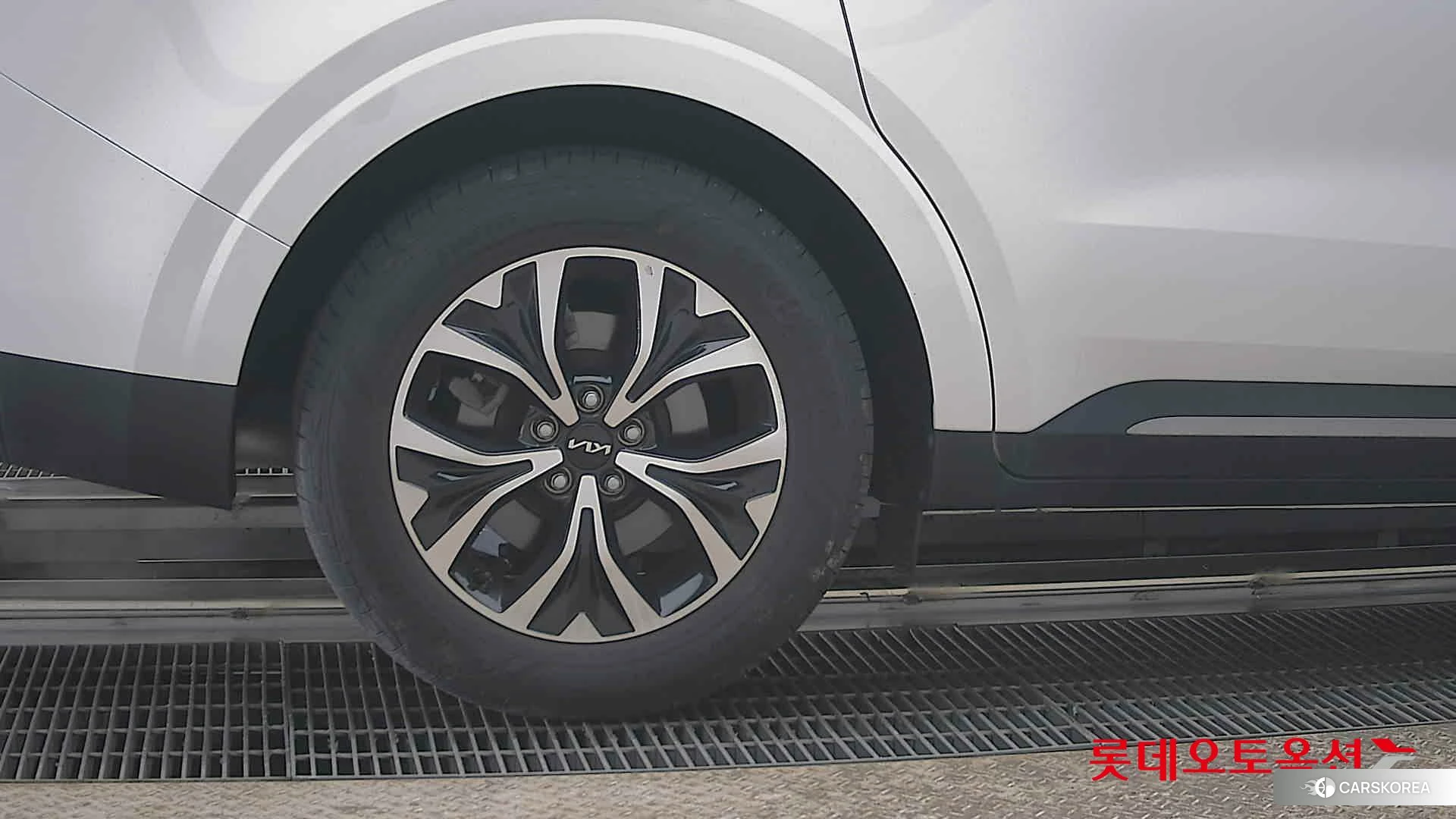 Kia Carnival id 3882126 из Кореи 16