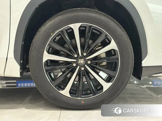 Toyota Crown Lufang id 4348498 из Китая 16