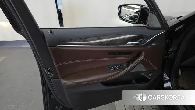 BMW 5 Series (G30) id 4652418 из Кореи 16