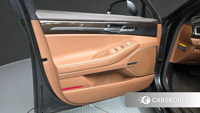 Genesis G90 id 4446938 из Кореи 16