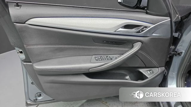 BMW 5 Series (G30) id 4530751 из Кореи 16