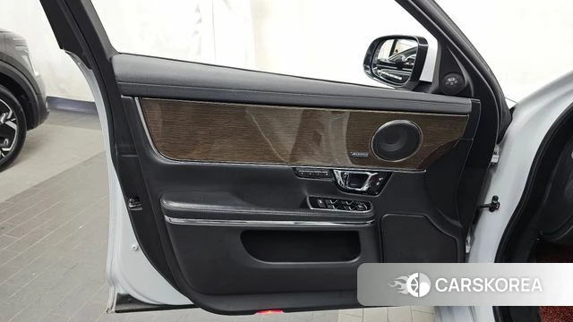 Jaguar All New XJ id 4626401 из Кореи 16