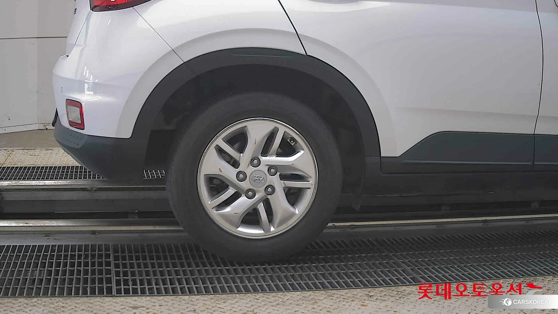 Hyundai Venue id 4669058 из Кореи 16
