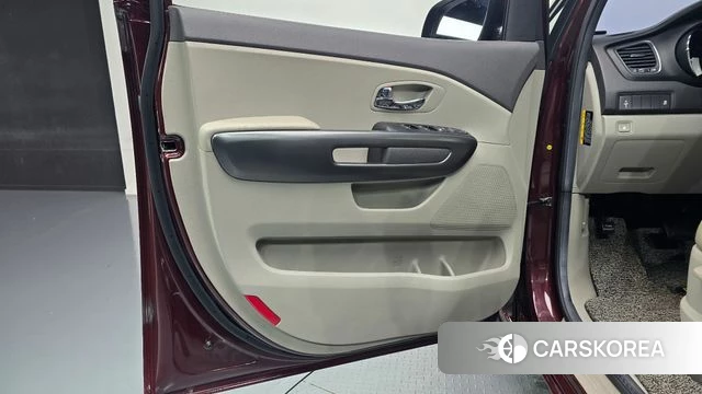 Kia All New Carnival id 4543753 из Кореи 16