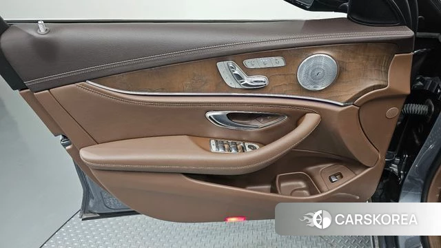 Mercedes-Benz E-Class W213 id 4900504 из Кореи 16