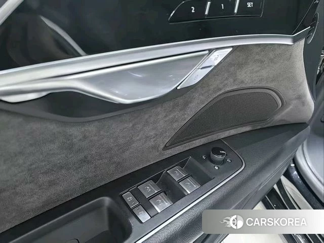 Audi A8 id 4291167 из Китая 16