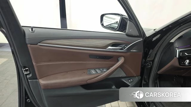 BMW 5 Series (G30) id 4746140 из Кореи 16