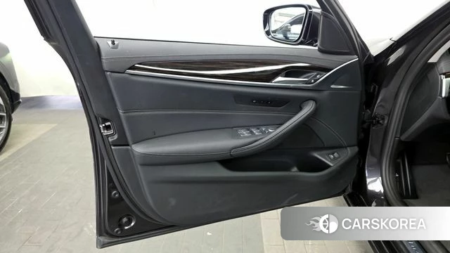 BMW 5 Series (G30) id 4355081 из Кореи 16