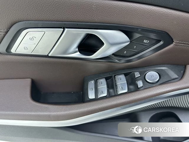 BMW 3 series id 4359237 из Китая 16