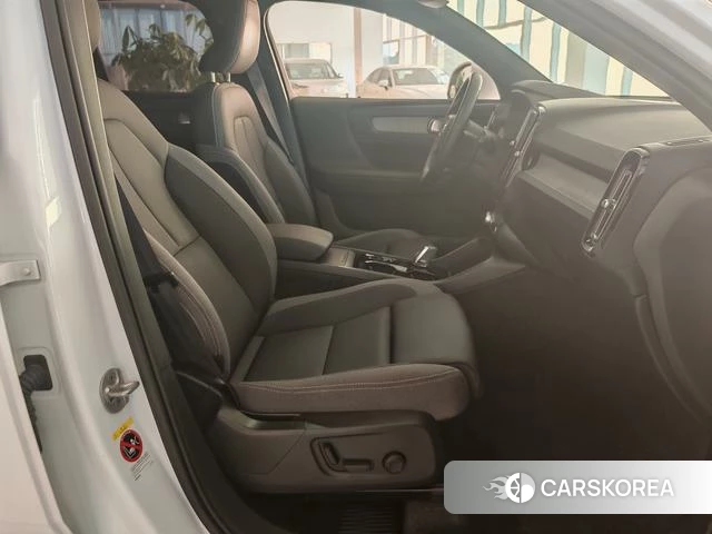 Volvo XC40 id 4214182 из Китая 16