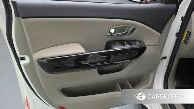 Kia The New Carnival id 4760118 из Кореи 16