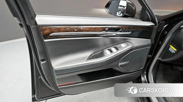 Genesis G90 id 4285563 из Кореи 16